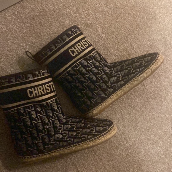 Wore a few times authentic - Picture 1 of 7